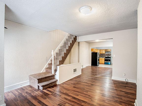 4th image of 2513 N Garnet St #14