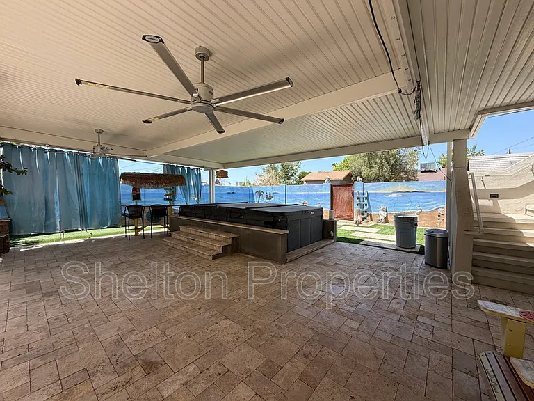 2514 E Fairmount Ave — Photo 41