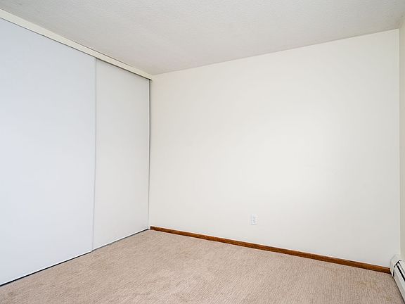 2nd image of 2641 Garfield Ave APT 101
