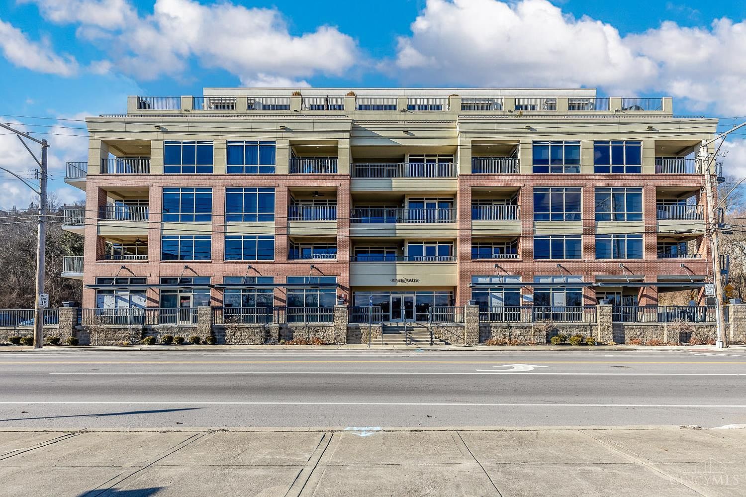2260 Riverside Dr Unit 405, Cincinnati, OH 45202 | MLS #1869910 | Zillow