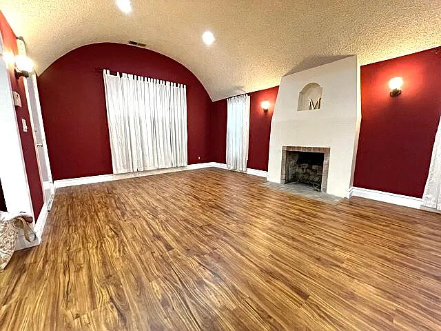 W 78th Pl, Inglewood — Photo 4