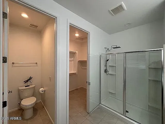 5 bed, 2049 sqft, $2,300 — Photo 4