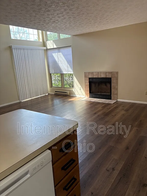 2 bed, 2.0 bath, 1125 sqft, $1,300 — Photo 4