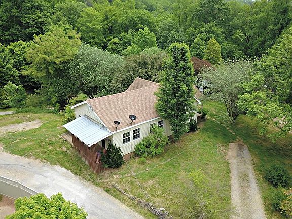 4th image of 40 Royal Fern Dr