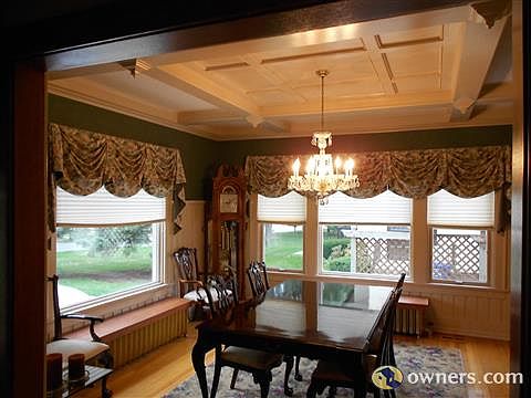 entry to dining room