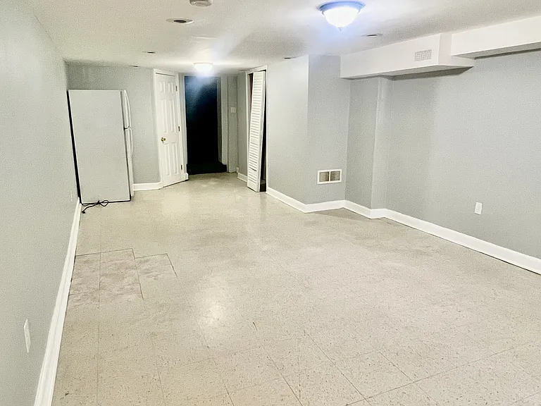 2436 E Fayette St #- — Photo 8