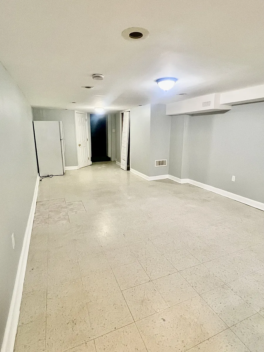 Building Photo - 2436 E Fayette St #-