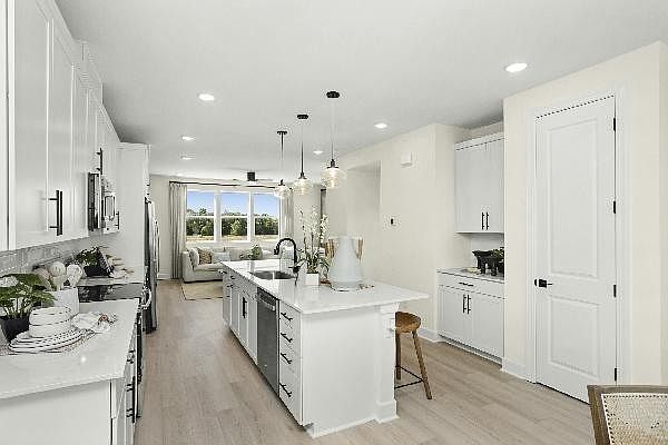 1st image of 160 Barton Village Blvd