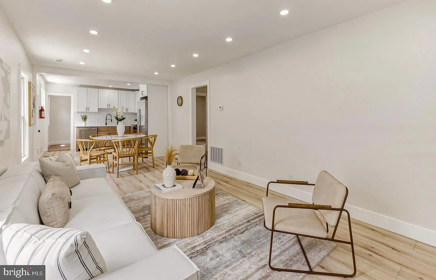 3 bed, 2.0 bath, 1200 sqft, $2,750 — Photo 3
