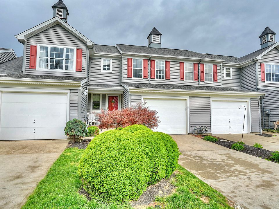 1st image of 804 Horseshoe Ln