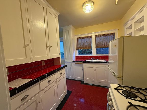 3rd image of 839 N Vendome St