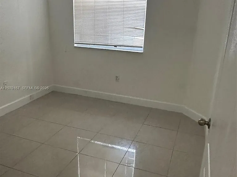 2551 SE 16th Ter #103 — Photo 3