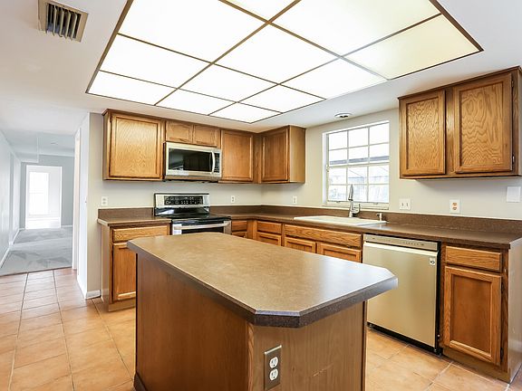 5th image of 2422 Bucknell Dr