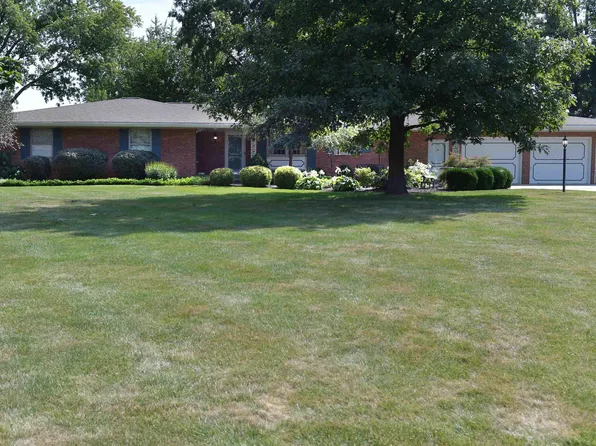 5 Sandalwood Ln, Bartonville, IL 61607