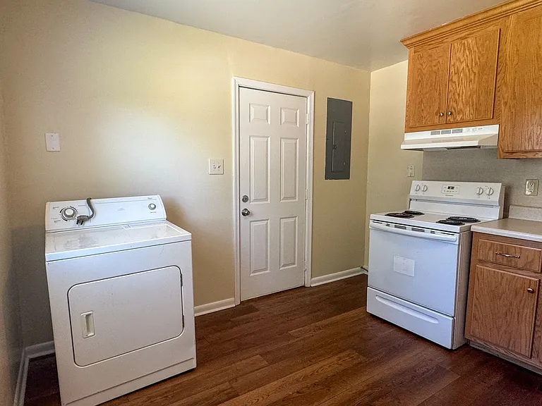 708 Crestline Blvd — Photo 6
