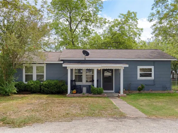 401 W Live Oak St #504-S, Moulton, TX 77975