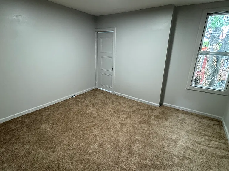 2740 N Darien St — Photo 6