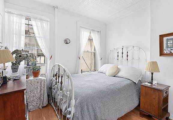 4th image of 121 Mulberry St APT 6F