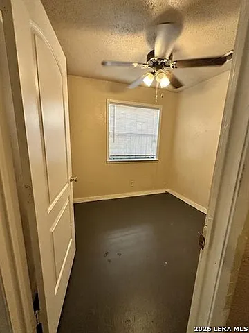 325 E French Pl — Photo 8