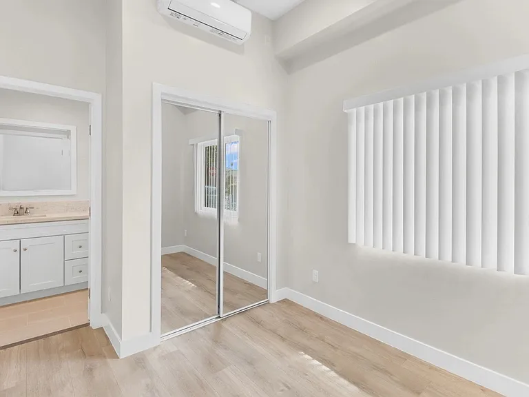 2823 S Corning St #5 — Photo 16