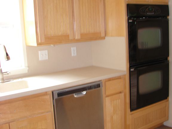 5th image of 509 Holly St