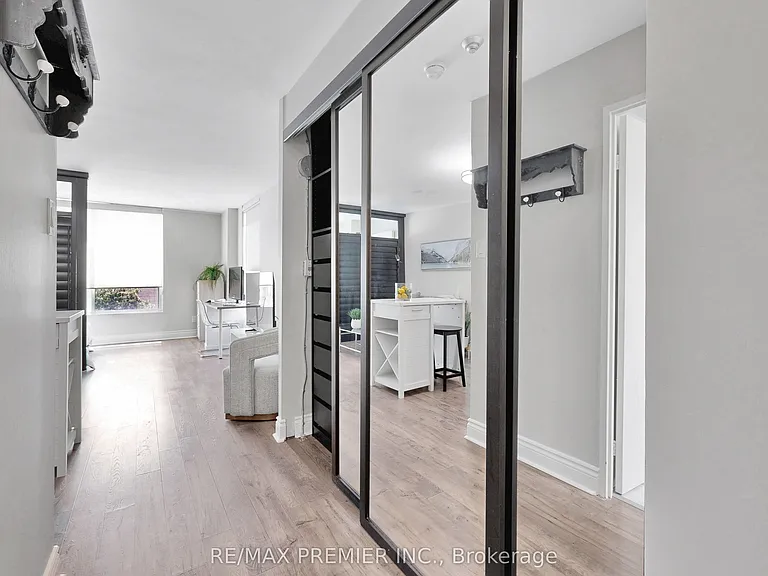 95 Prince Arthur Ave #Penthouse 824 — Photo 10
