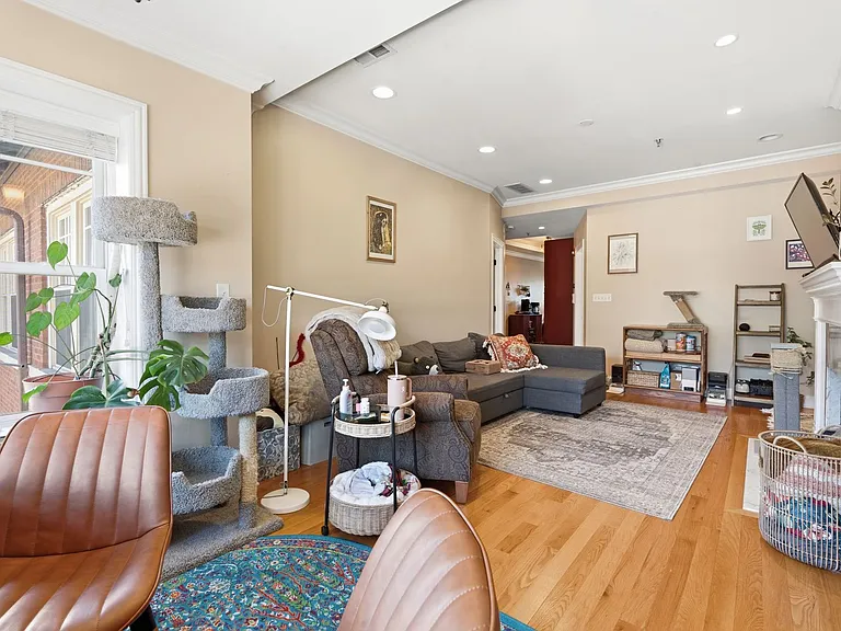 Hinman Court Condos — Photo 29