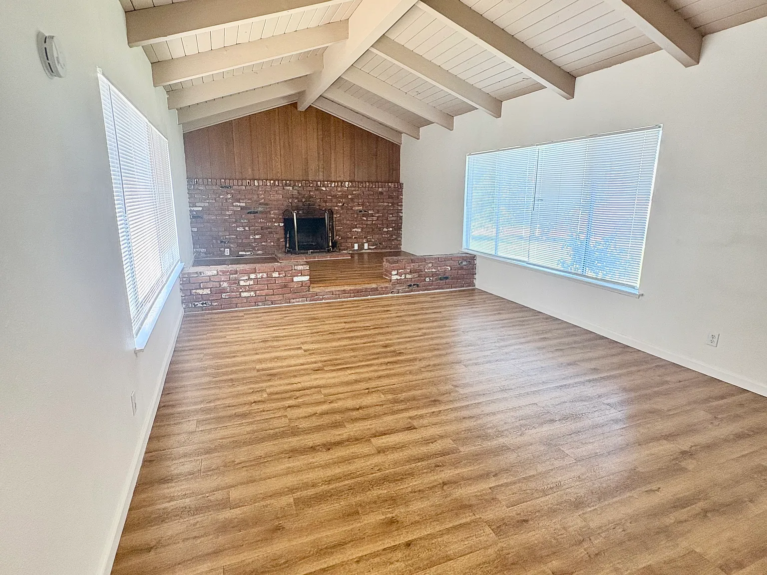 4 bed, 1715 sqft, $4,800 — Photo 4