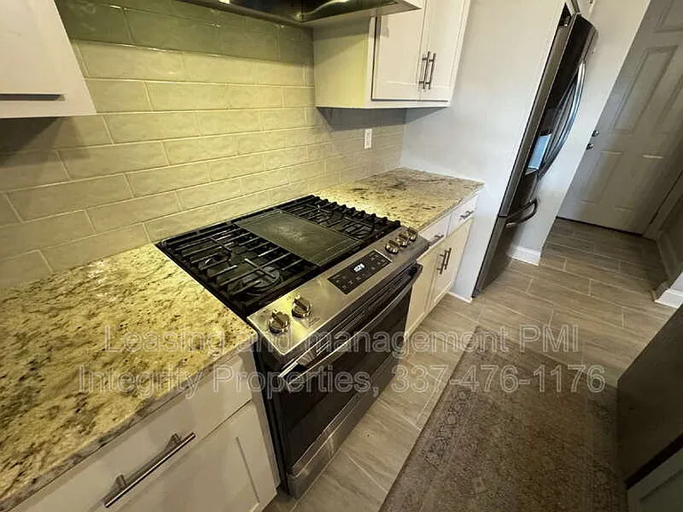 200 Tennyson Dr — Photo 12