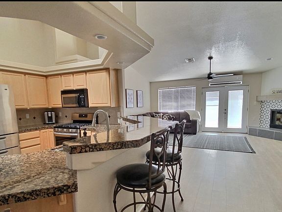 2nd image of 2730 Edgewood Dr