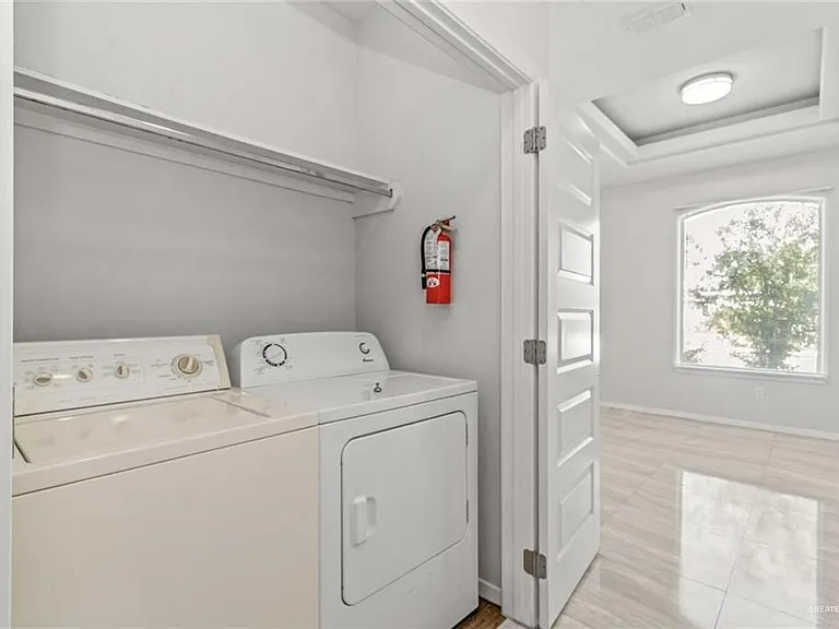 512 Downing Ave #1 — Photo 10