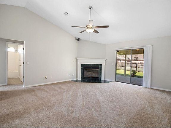 3rd image of 500 Long Lake Dr