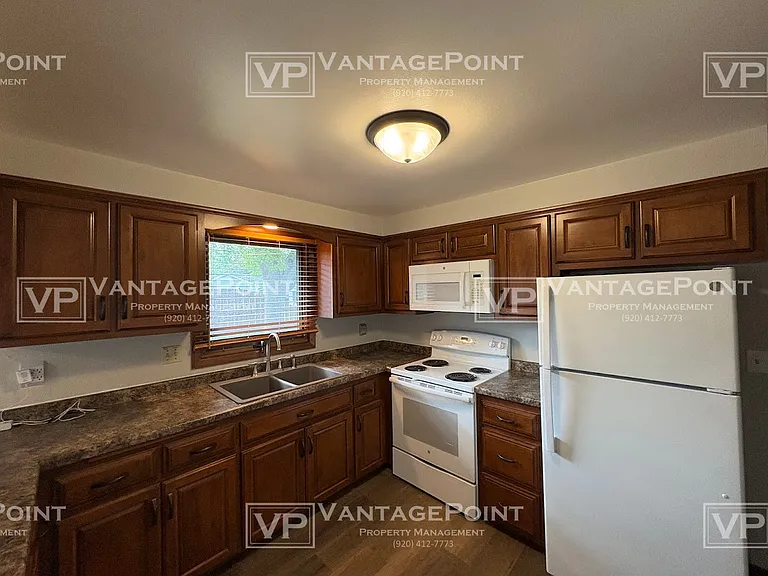 1217 Driftwood Dr — Photo 3