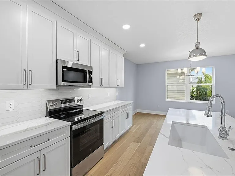 4208 W Carmen St #C — Photo 12