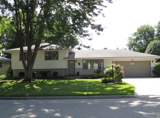 2640 Bordeaux Dr, Rockford, IL 61114