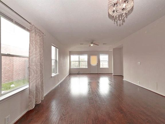 4th image of 15019 Sugar Place Dr
