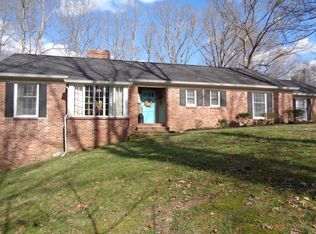 105 Oak Park Cir, Tullahoma, TN 37388