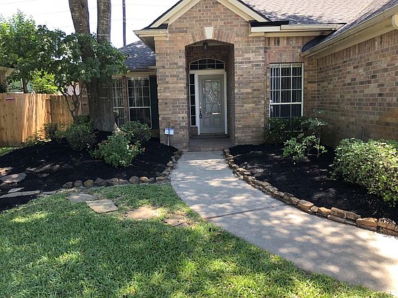3rd image of 13526 Monteigne Ln