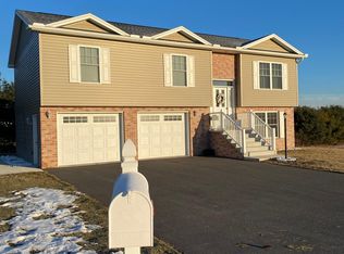 354 Edison Dr, Shippensburg, PA 17257