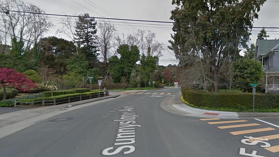 1st image of 605 Sunnyslope Ave