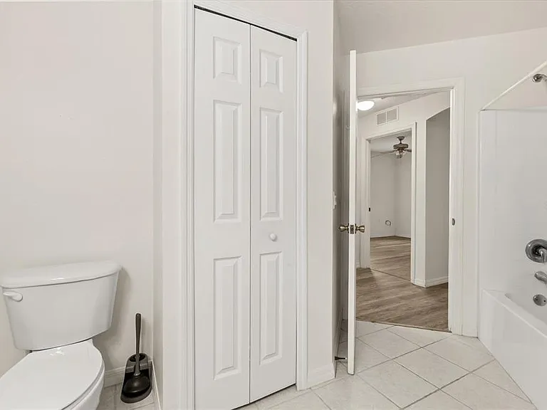 410 Central Mariners Dr — Photo 31