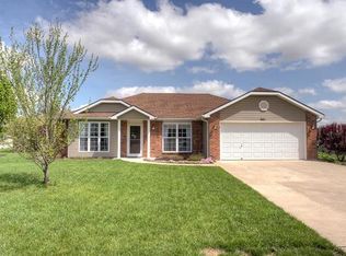 801 S Sunset Ln, Raymore, MO 64083