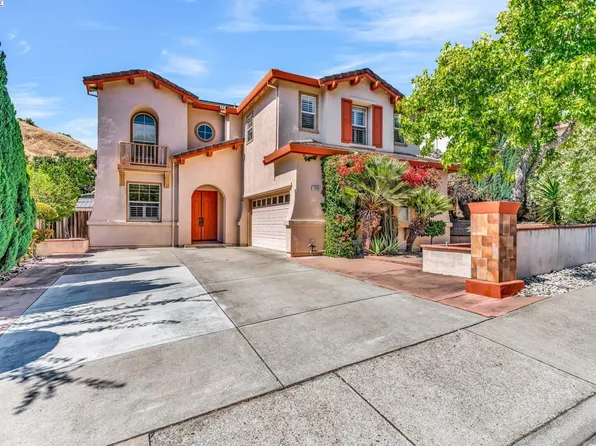 7450 Villareal Dr, Castro Valley, CA 94552