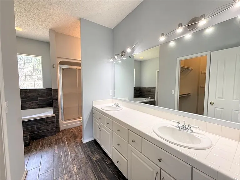 18033 Broadview — Photo 23