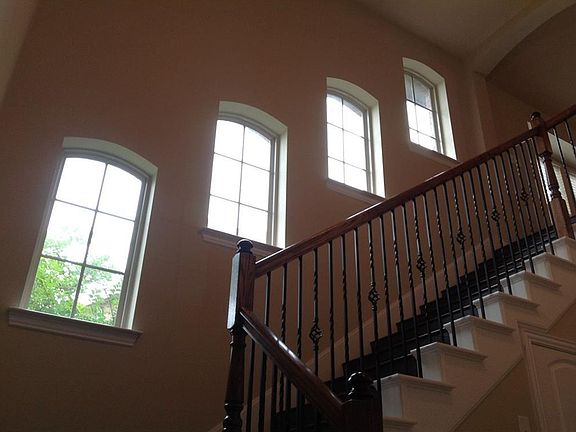 3rd image of 116 Westminster Dr