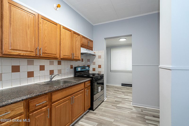 5th image of 351 2nd Avenue