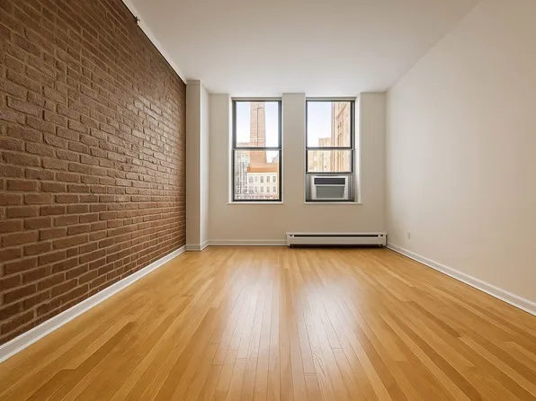 201 East 12th Street image 5 of 14