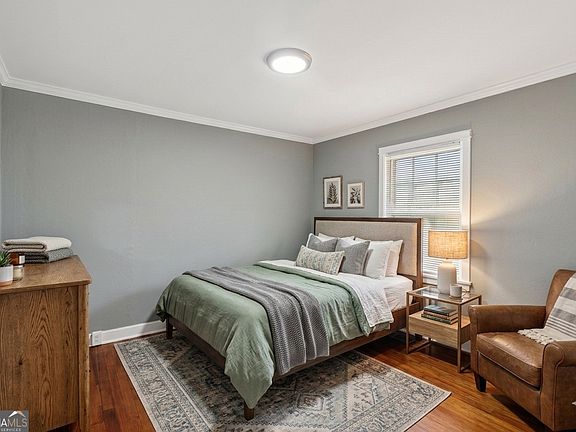 4th image of 1093 Enota Ave NE