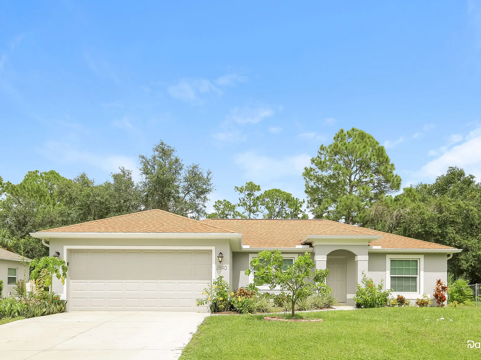 3 bed, 2.0 bath, 1437 sqft, $2,370 — Photo 1