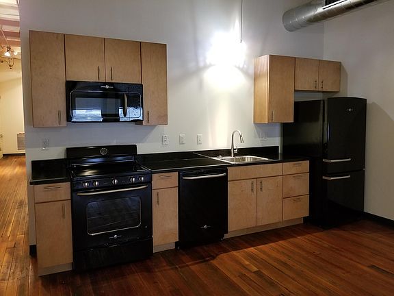 3rd image of 1214 Washington Ave Unit 300